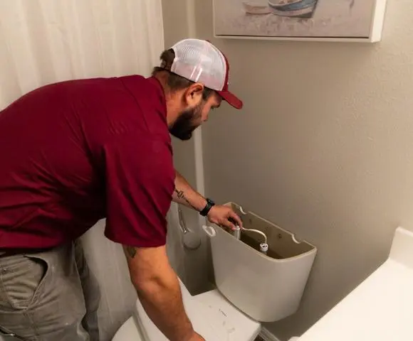 Plumbing toilet tank